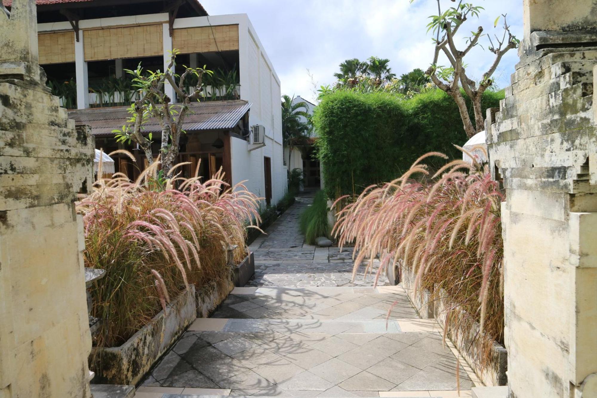 The Lagoon Bali Pool Hotel And Suites Legian Exterior foto